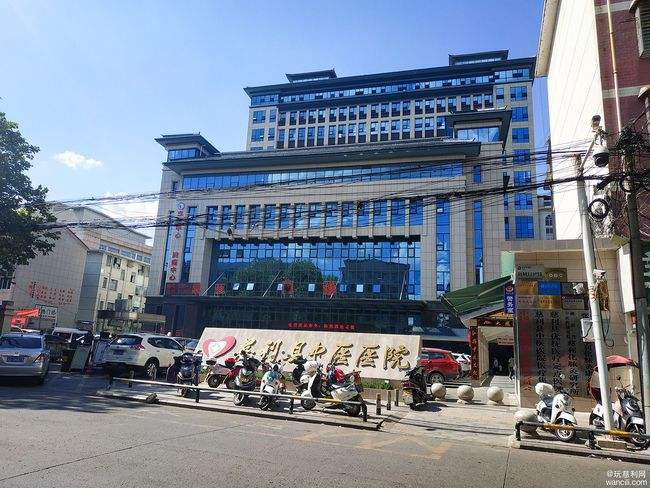 張家界市慈利縣中醫院采購5.5KW變頻恒壓供水裝置一套